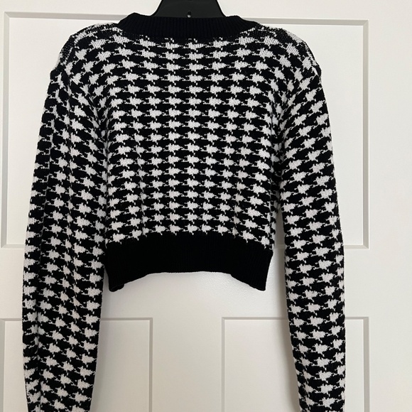 Cropped Houndstooth Sweater - Revolve - Size M - Picture 6 of 7